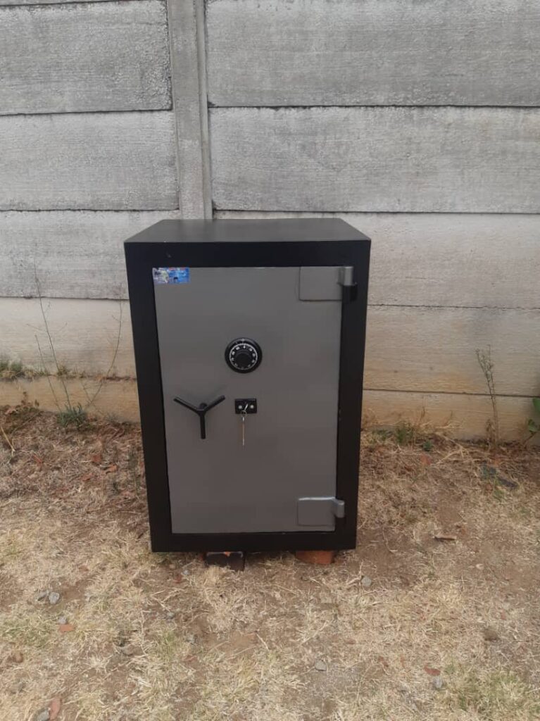 combination locking safe